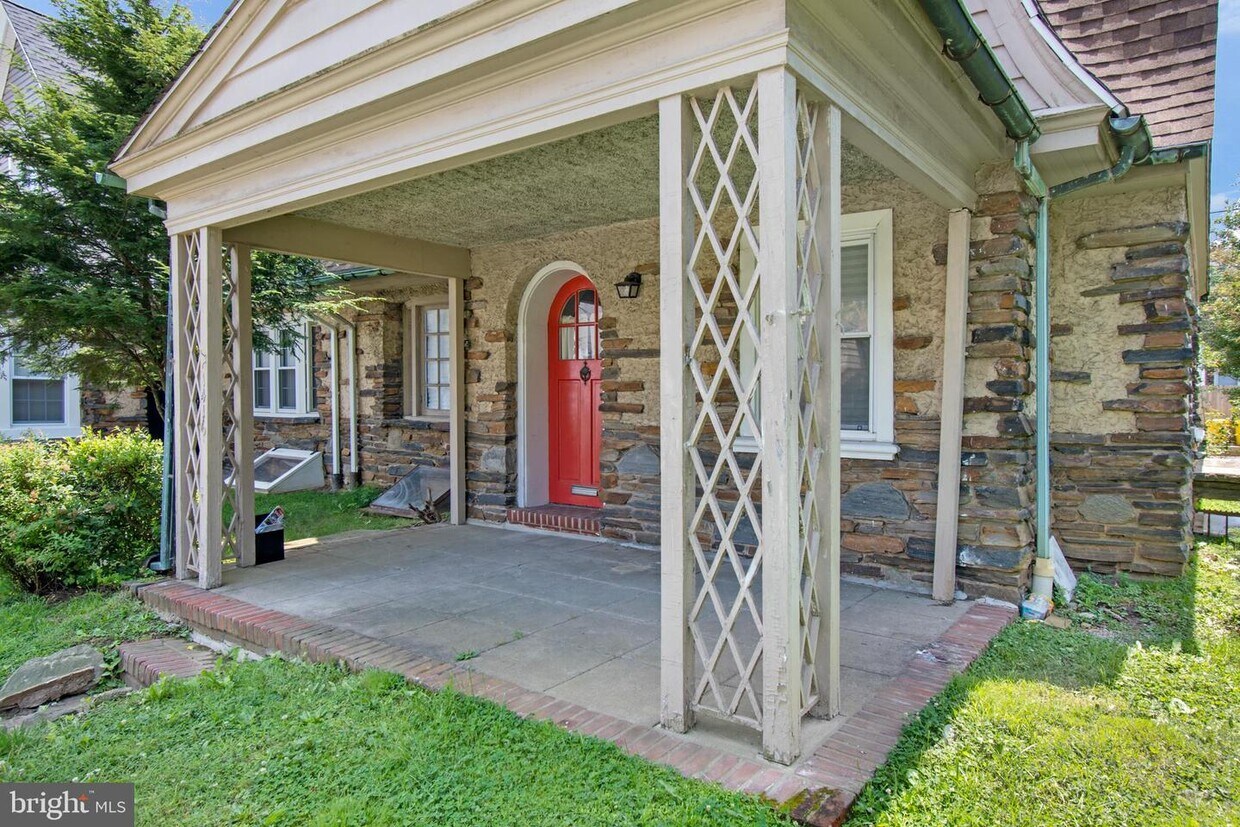 1416 Surrey Ln, Wynnewood, PA 19096 House for Rent in Wynnewood, PA