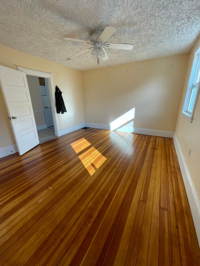 31 Walter St Unit 3, Lynn, MA 01902 Apartments in Lynn, MA