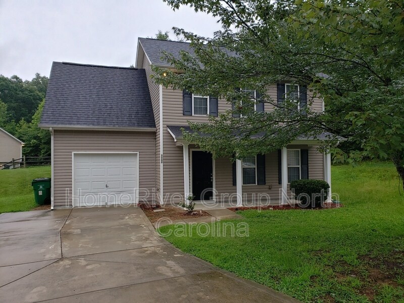 Foto principal - 5549 Peachwood Dr