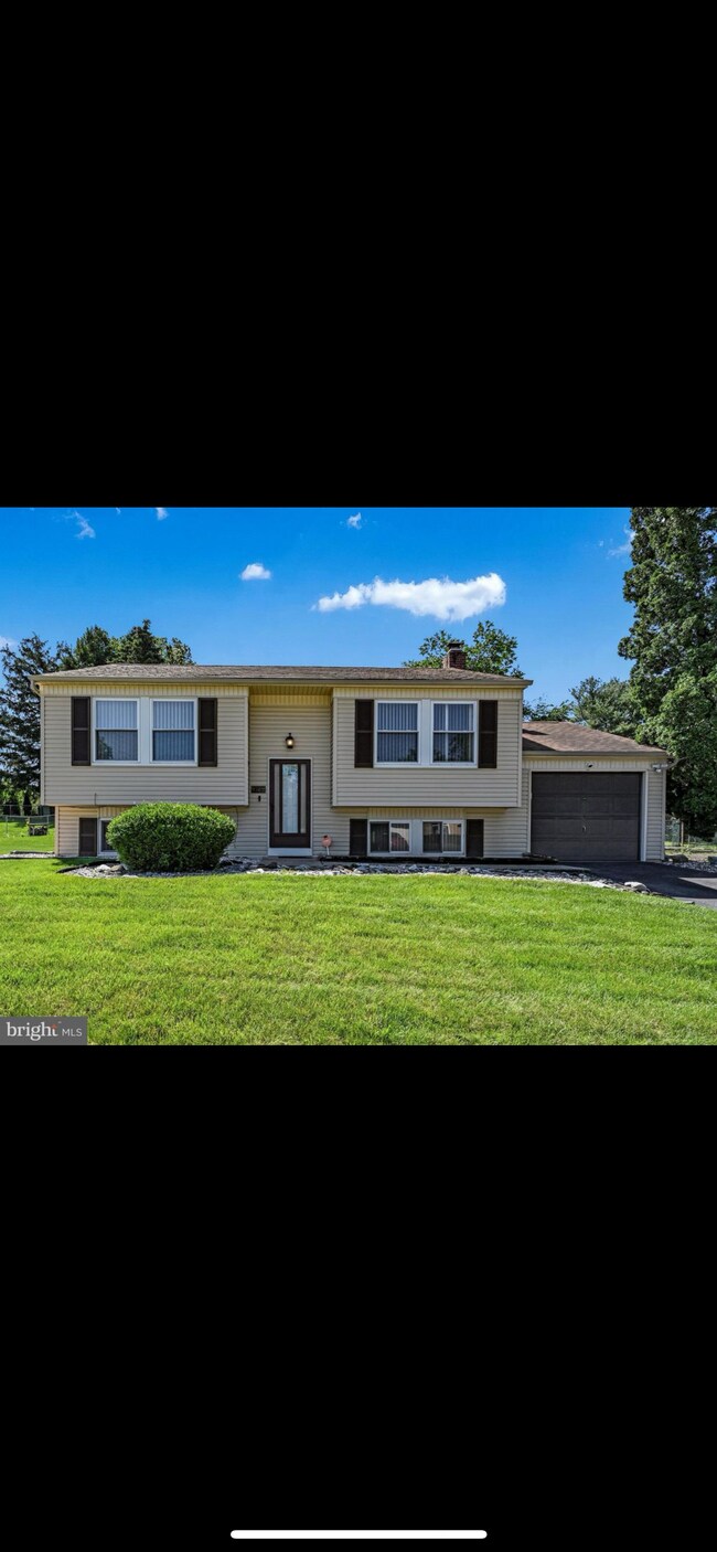 Foto del edificio - 4785 Sweetbrier Dr