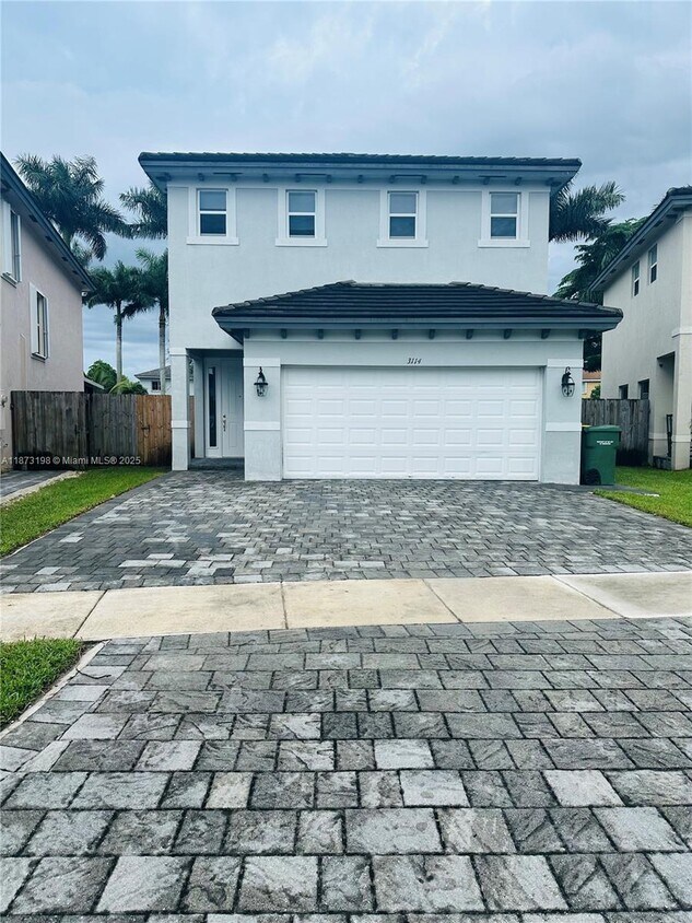 Foto principal - 3114 SE 3rd Dr