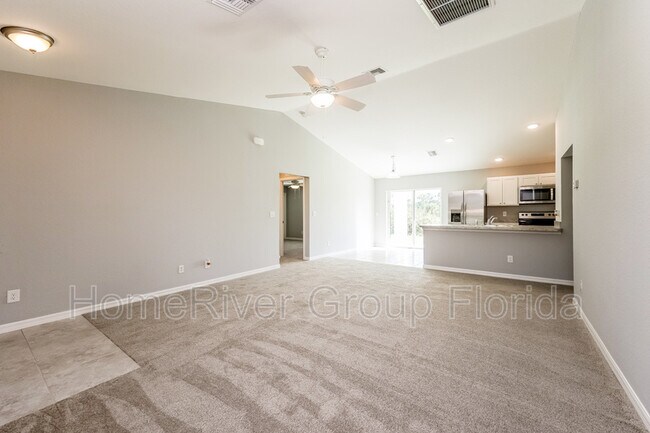 Foto del edificio - 1222 Summa Blvd
