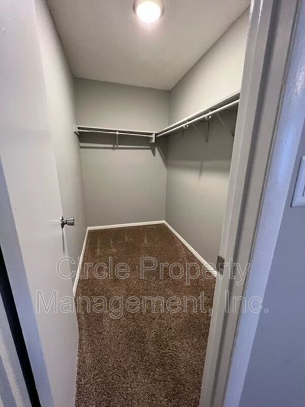 Building Photo - 4017 Hunters Ridge Dr SW