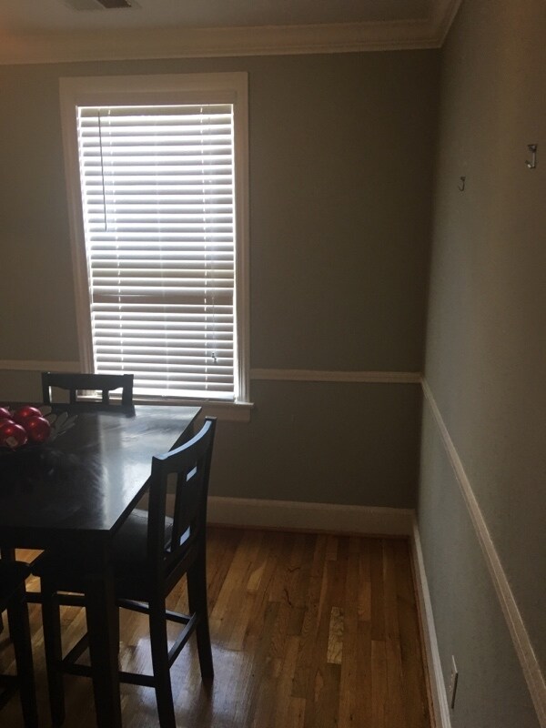 Building Photo - 3407 River Dr