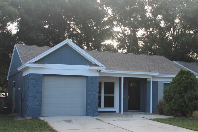 Photo - 205 Regal Park Dr House