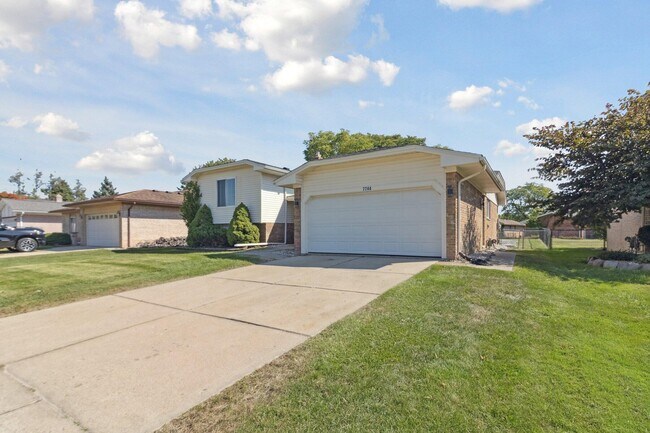 Building Photo - 7744 Wheaton Dr