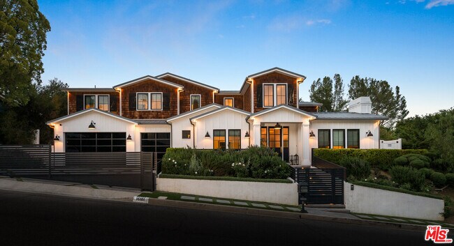 Building Photo - 16101 Royal Mt Dr