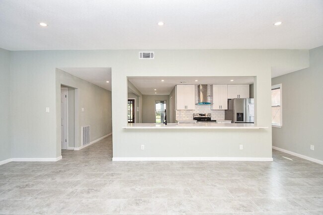 Foto del edificio - 5850 Duxbury St