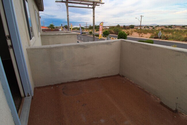 Building Photo - 5913 Cielo Del Rey Pl Unit B