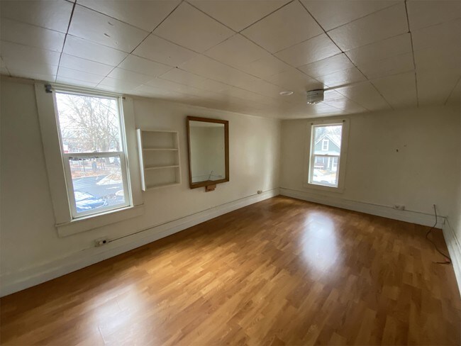 Building Photo - 502 S Almon St