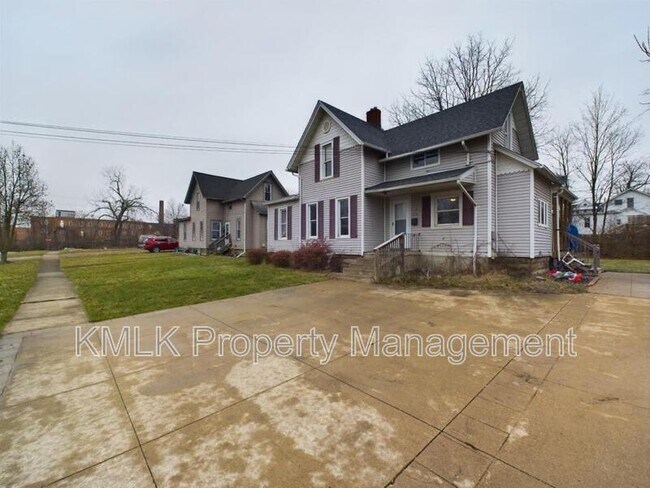 Foto del edificio - 519 Blake Ave
