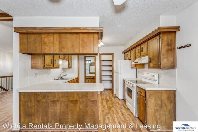 Building Photo - 3 br, 2 bath House - 1732 S Beech St