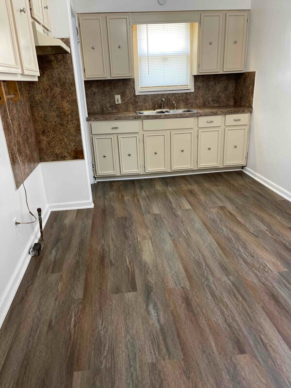 Foto del edificio - 18682 Bloom St