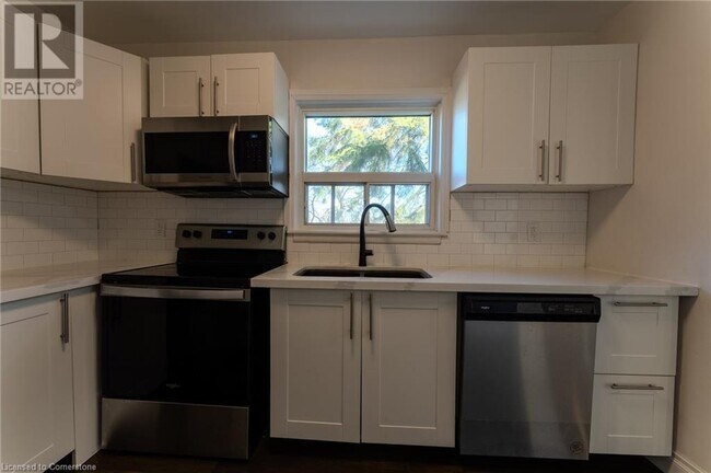 Photo du bâtiment - 333 E 28th St