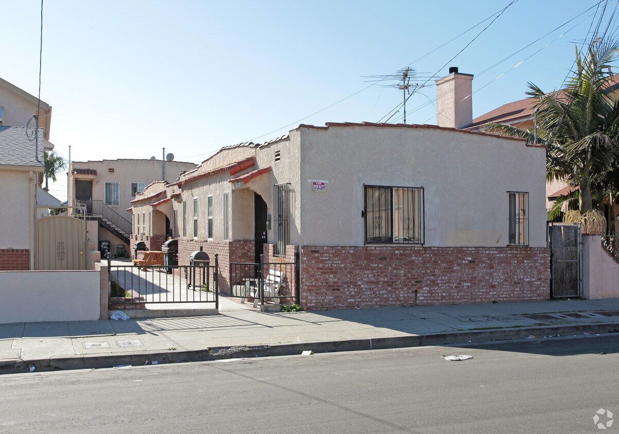 Primary Photo - 335 W 14th St
