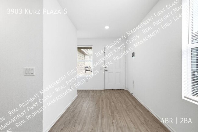 Building Photo - 3903 Kurz Plz S