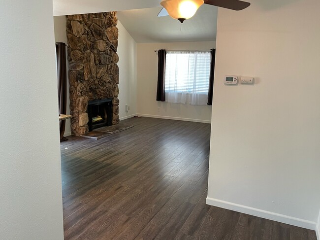 Foto del edificio - 2631-2631 V St