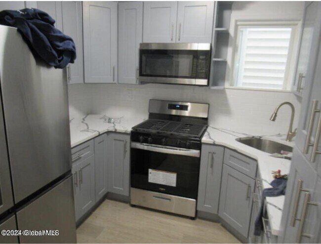 Foto del edificio - 442 Cedar St