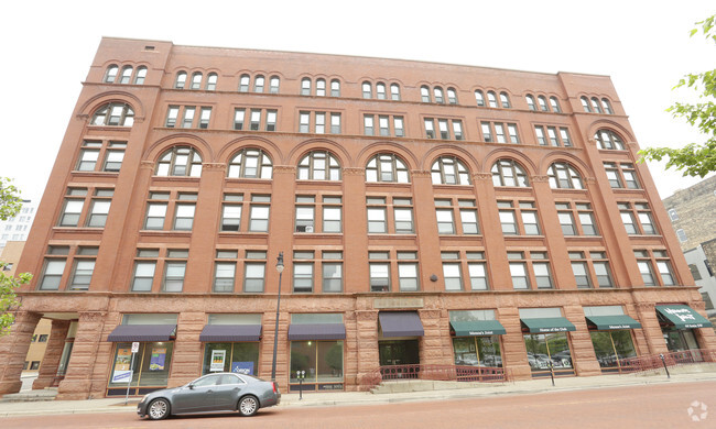 Building Photo - Elmdale Apartments