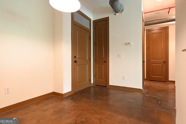 Building Photo - 250 Martha Dr