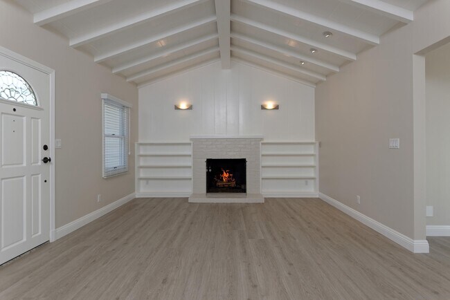 Building Photo - 8144 La Jolla Shores Dr