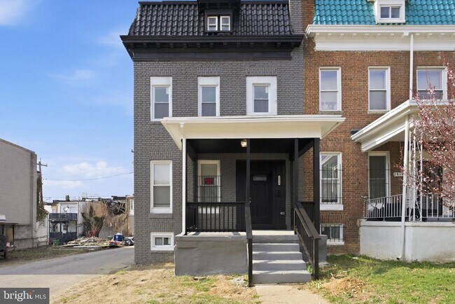 Foto del edificio - 2816 Rockrose Ave