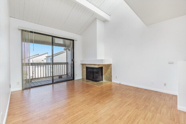 Foto del edificio - 2101 Shoreline Drive #465 - 2 bedroom | 1....