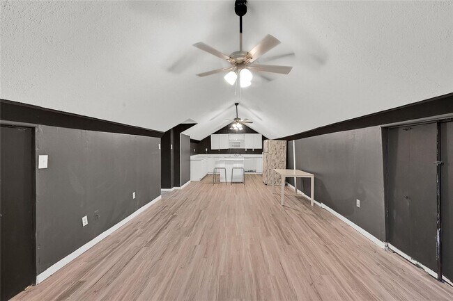 Foto del edificio - 310 N Rock Island St