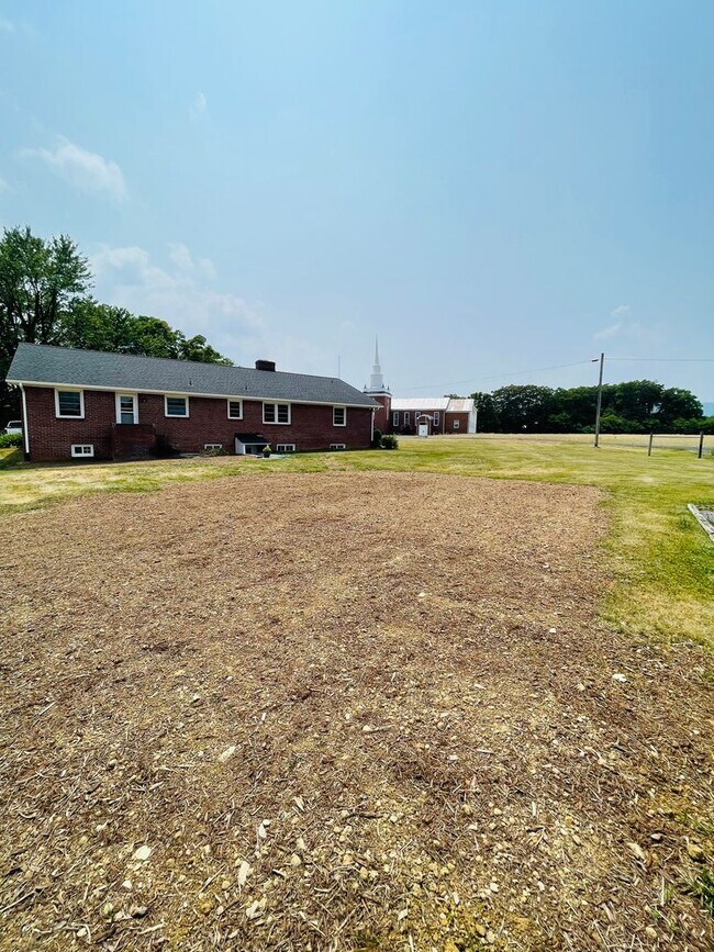Foto del edificio - Home for Rent in Dayton