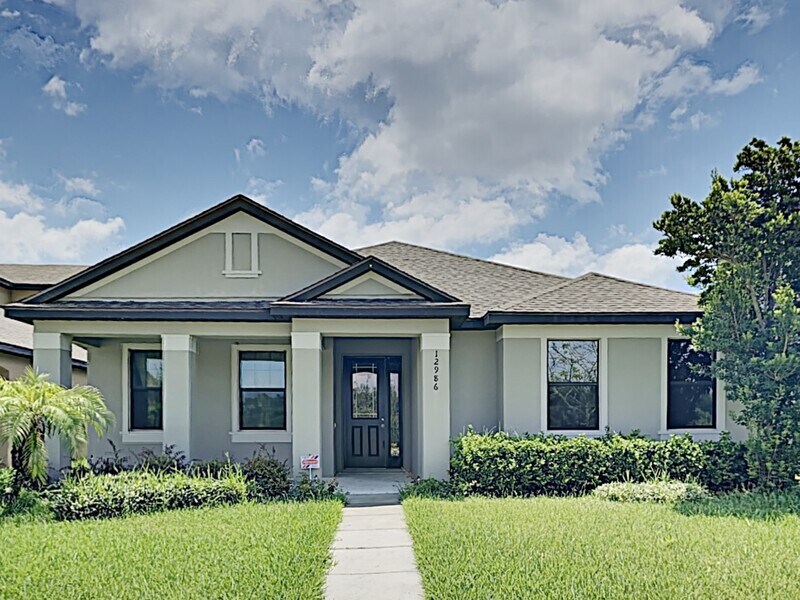 Foto principal - 12986 Holdenbury Ln