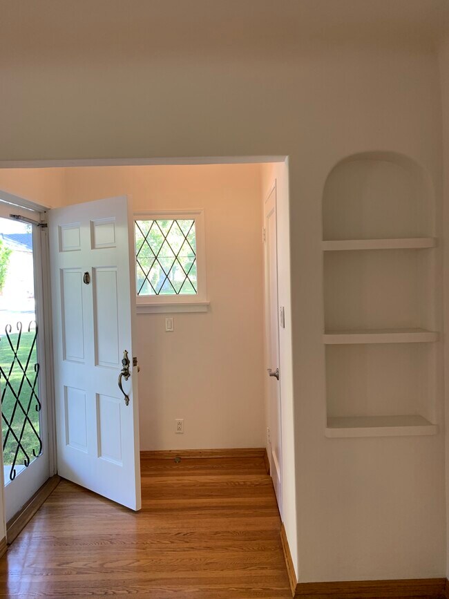 Foto del edificio - 227 Pasqual Ave