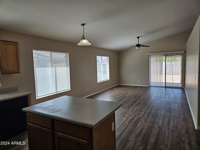 Building Photo - 2728 W Wayland Rd
