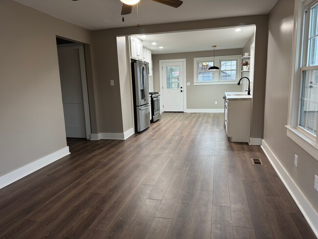 Foto del edificio - 515 E 9th St