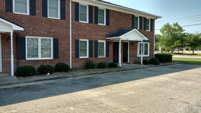 Foto del edificio - 2 bedroom, 1.5 bathroom located in the desirable Haymount Area!
