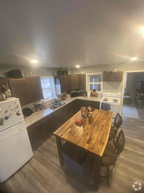 Building Photo - 5195 Lavaque Rd
