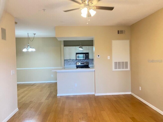 Building Photo - 14341 Fredricksburg Dr
