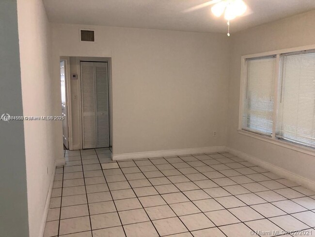 Foto del edificio - 1791 Marseille Dr