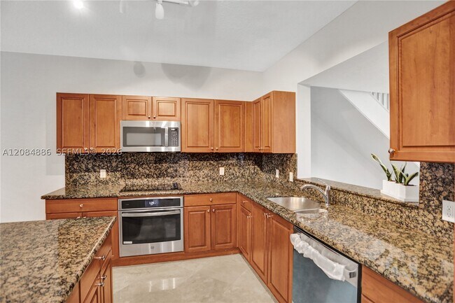 Foto del edificio - 7564 SW 102nd St