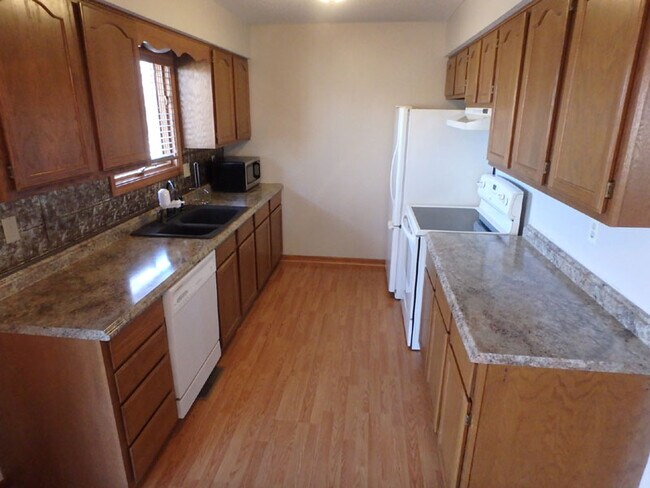 Foto del edificio - 3418 SE Walnut Dr