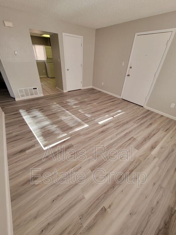 Primary Photo - 2627 E Uintah St