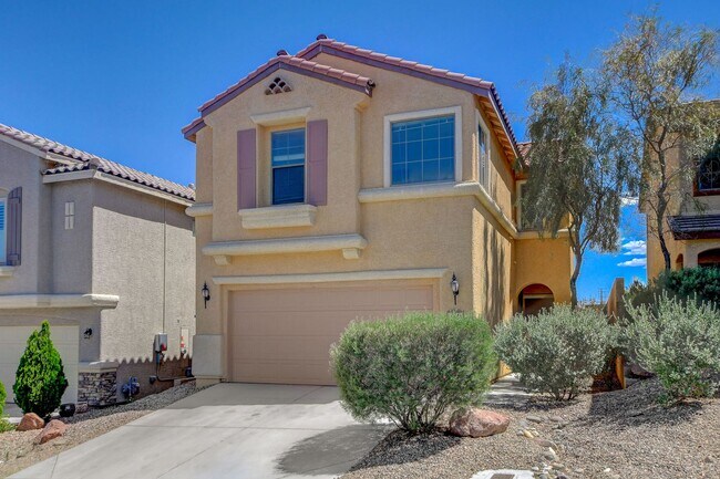 Foto del edificio - BEAUTIFUL 2 Story, 4 Bedroom Home Near Lone Mountain!