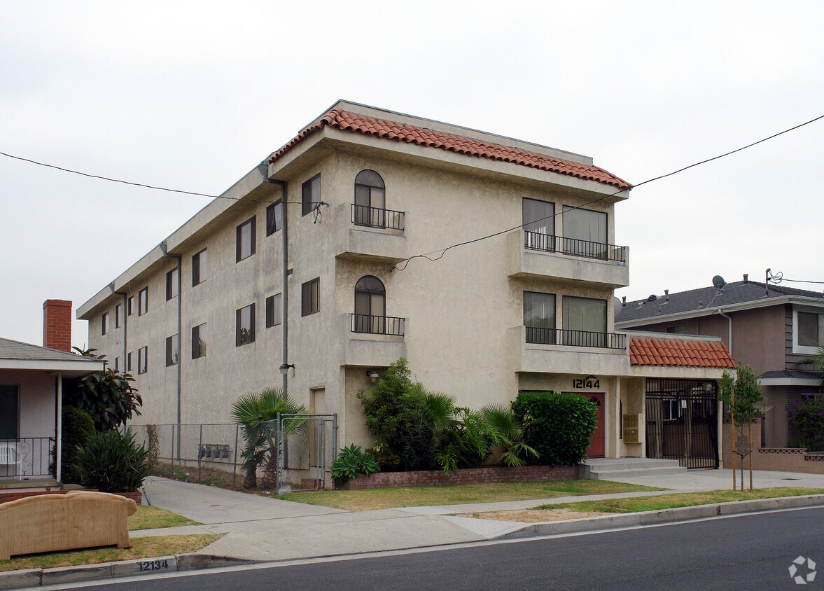Foto del edificio - 12144 Grevillea Ave