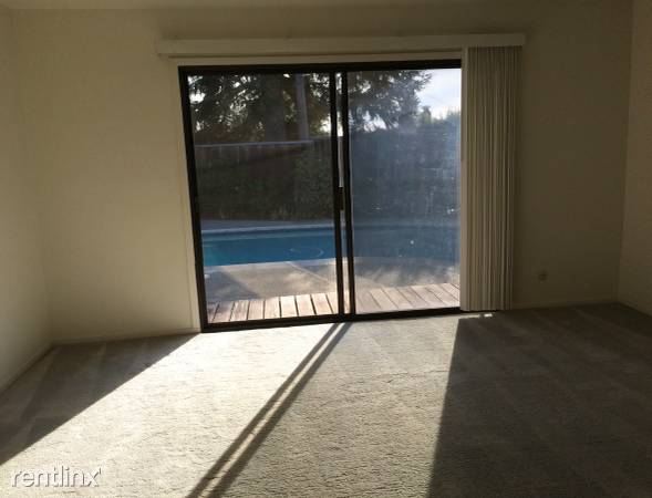 Building Photo - 10344 El Prado Way