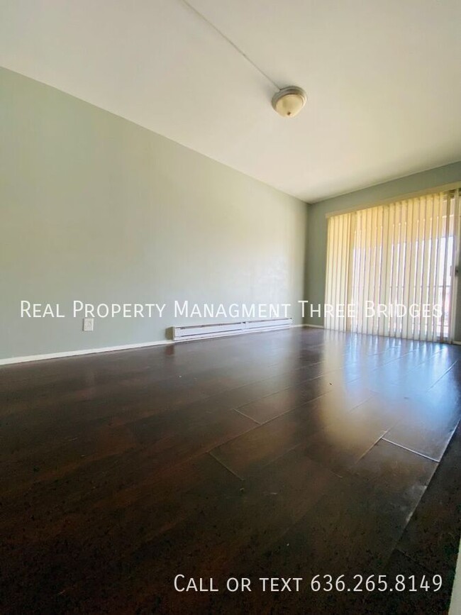 Building Photo - 7435 Hazelcrest Dr