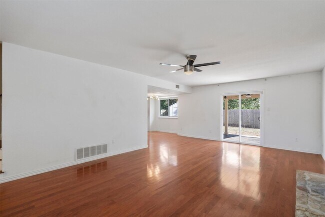 Foto del edificio - 9809 Meadowheath Dr