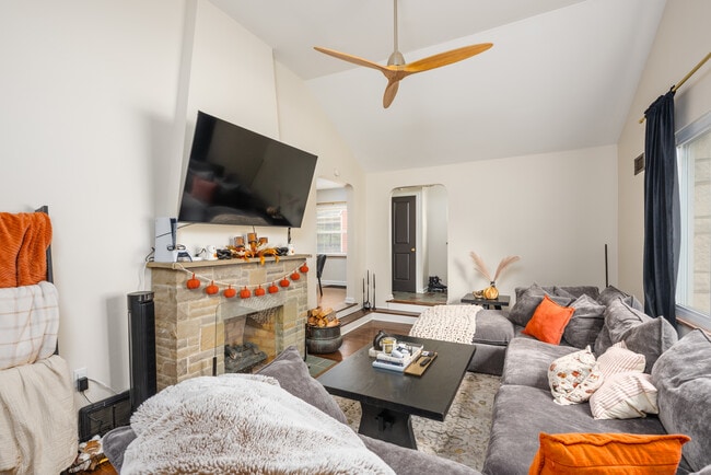 Building Photo - 195 S Sylvan Ave