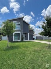 Building Photo - 302 E Harmon Dr