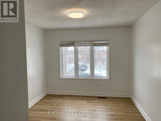 Photo du bâtiment - 40 Yellow Brick Rd