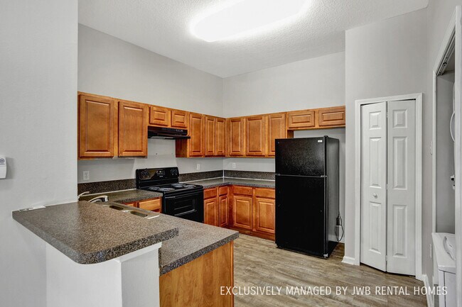Foto del edificio - 5051 Playpen Dr