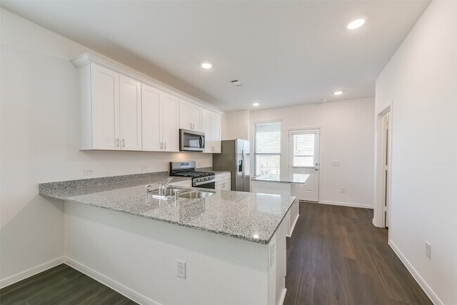 Foto del edificio - 14483 Cedar Ledge Ln
